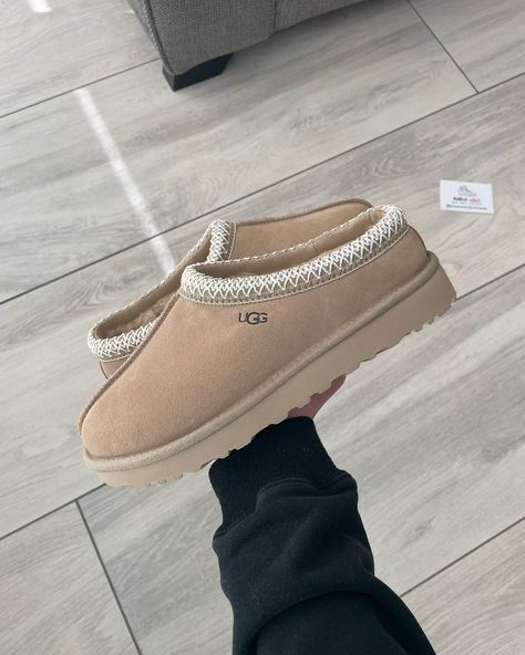 The Ugg Tasman Slipper in “Mustard Seed” Now Available in Very Limited Sizing🏝️ - Guaranteed 100% Authentic - Ships Within 3 Days Shop Now Link in Bio www.reubenskicks.com 🌐 Ugg Tasman Vs Ultra Mini, Tasman Mustard Seed, Mustard Seed Ugg Tasman, Ugg Tasman Mustard Seed, Uggs Tasman Slippers, Ugh Tasman, Ugg Tasmans, Tasman Uggs, Uggs Slippers