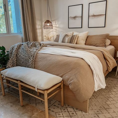 Boho Bedroom Beige Bedding, Darker Neutral Bedding, Oat Bedding Ideas, Warm Beige Bed, Non White Neutral Bedding, Bed Neutral Colors, Boho Bedroom Tan Bedding, Bedroom Tan Bedding, Bedroom Ideas Tan Bedding