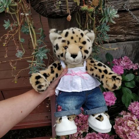 Build a bear cheetah wearing a cute outfit Y2k Build A Bear, Build A Bear Cheetah, Aesthetic Build A Bear Outfit, Vintage Build A Bear, Build A Bear Outfits Aesthetic, Diy Build A Bear Clothes, Build A Bear Ideas, Cute Build A Bears, Build A Bear Aesthetic