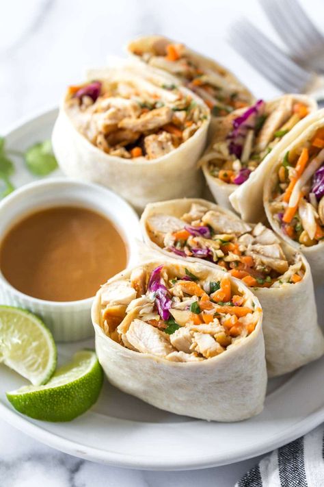 Salsa Recept, Nachos Recept, Asian Chicken Wraps, Peanut Chicken, Asian Chicken, Deilig Mat, Chicken Wraps, Healthy Lunch Recipes, Peanut Sauce