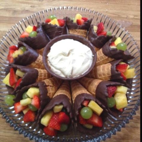 Fruit Cones | 20+ Cute Fruit & Veggie Trays Fruit Cones, Food Appetizers, Veggie Tray, Snacks Für Party, Puddings, Fruit Desserts, Fruit Recipes, Party Snacks, Appetizer Snacks