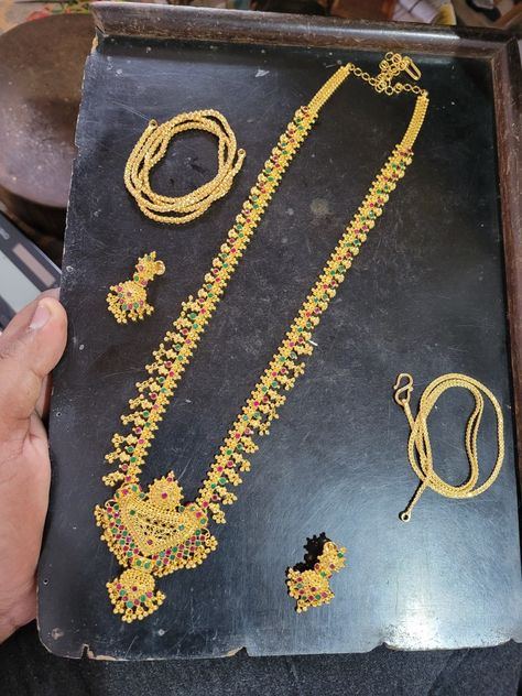 Muvvala Haram Designs Gold, Muvvala Haram, Latest Gold Design, Gundla Mala, Fashion Jewelry Necklaces Gold, Haram Designs, Gold Haram, Boat Neck Blouse Design, Antique Gold Jewelry Indian