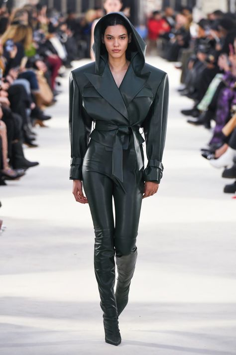 Alexander Vauthier, Mcqueen Fashion, Alexandre Vauthier, Futuristic Fashion, Leather Outfit, Image Photography, French Fashion, Winter Wear, Leather Fashion