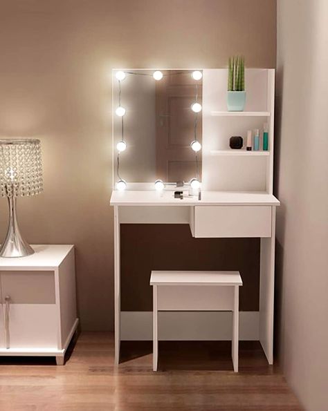 Small Room Vanity, Small Vanity Ideas Bedroom, Retreat Decor, Simple Dressing Table, Flat Bedroom, Modern Dressing Table Designs, Dressing Table Modern, White Dressing Table, Small Dressing Table