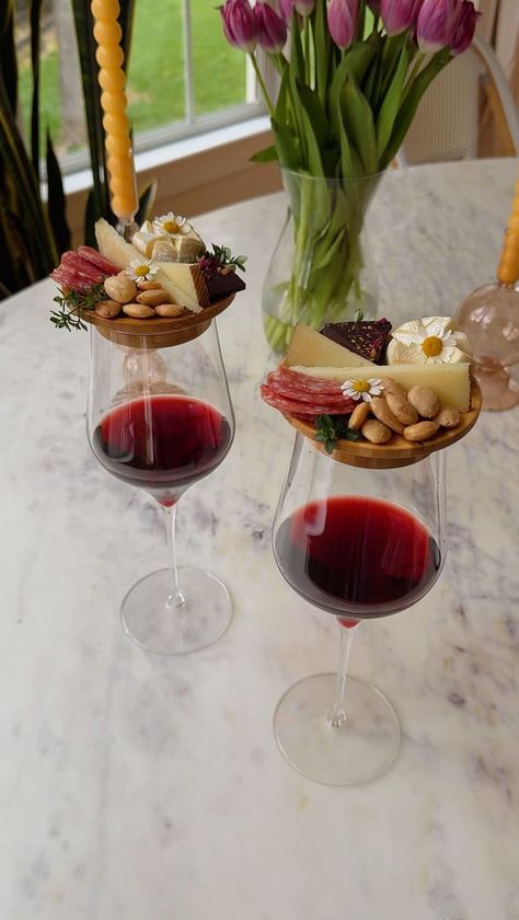 Carolyn Covington | American Wine Girl ™ | Wine Glass Charcuterie Topper 🍷✨Comment WINE and I’ll send you the link to these! The link is also posted in my stories! 🔗 I love these… | Instagram Wine Pairing Small Plates, Charcuterie Wine Glass Ideas, Wine Bar At Wedding, Charcuterie Wine Glass Topper, Charcuterie Wine Topper, Wine Flights Ideas, Wine Event Ideas, Wine Tablescape, Wine Tasting Snacks