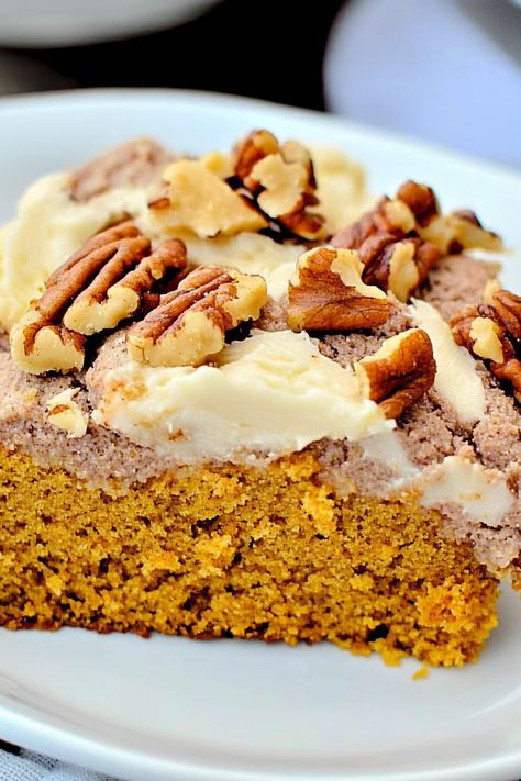 keto cake Best Sugar Free Desserts, Keto Pumpkin Cake, Pumpkin Earthquake Cake, Pumpkin Coffee Cake Recipes, Pumpkin Gooey Butter Cake, No Carb Snacks, Earthquake Cake, Pumpkin Coffee Cakes, Low Carb Cake