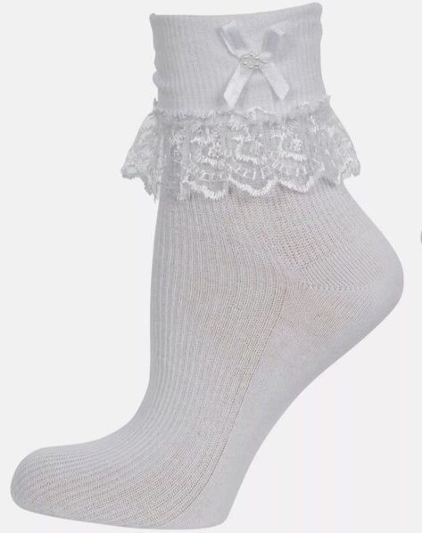 White Frilly Socks, Fishnet Ankle Socks, Frill Socks, Aesthetic Socks, Socks Aesthetic, Frilly Socks, Cottagecore Clothes, Ruffled Socks, Sock Outfits