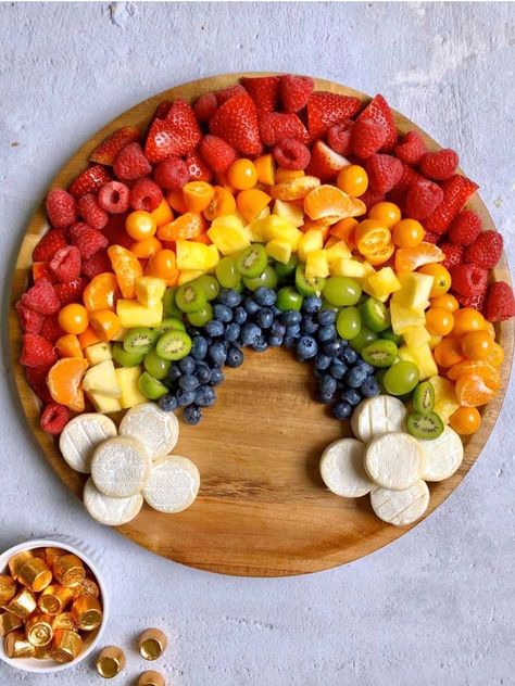 Rainbow Candy Board, Teen Charcuterie Board, Rainbow Charcuterie, Dipping Board, Birthday Breakfast Ideas, Rainbow Snacks, Fruit Board, Rainbow Board, Coco Melon