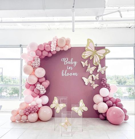 Butterfly Theme Backdrop, Balon Decoration, Butterfly 1st Birthday, Butterfly Themed Birthday Party, Butterfly Birthday Theme, Butterfly Baby Shower Theme, Baby Birthday Decorations, Simple Birthday Decorations, Baby Shower Theme Decorations