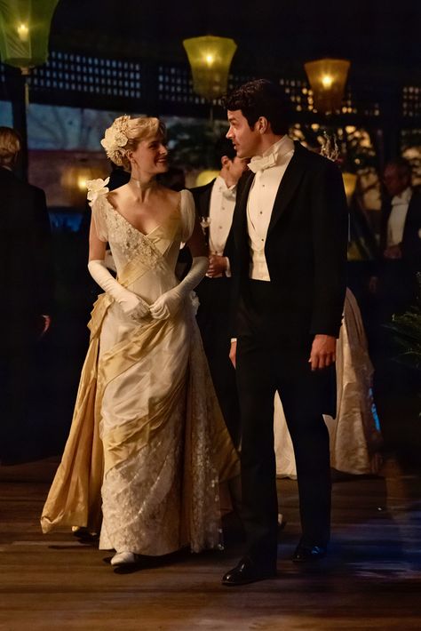 Louisa Jacobson and Harry Richardson in The Gilded Age (2022) The Gilded Age Hbo, Harry Richardson, Dolce And Gabbana Fashion Show, Finding Carter, Fool Me Once, Csi Las Vegas, Famous In Love, The Gilded Age, Promotional Photos