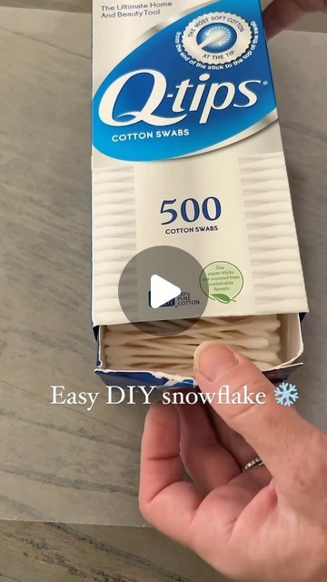 Michelle McRae | “Shelly” Your DIY BFF on Instagram: "Details HERE👇🏽  This is a super easy and fun little craft to do while the kids are home from school. These snowflakes are so pretty in the windows and you probably have everything you need at home already. All you need is a handful of Q-tips and your hot glue gun.   If you want links to my supplies, COMMENT “snowflake” and I’ll send them to you.   #diysnowflakes #snowflakecraft #wintercrafts" What To Do With Hot Glue, Things To Make With Hot Glue, Hot Glue Crafts, Christmas Snowflakes Crafts, Crafts With Hot Glue, Diy Bff, How To Make Snowflakes, Snowflake Craft, Snow Flakes Diy