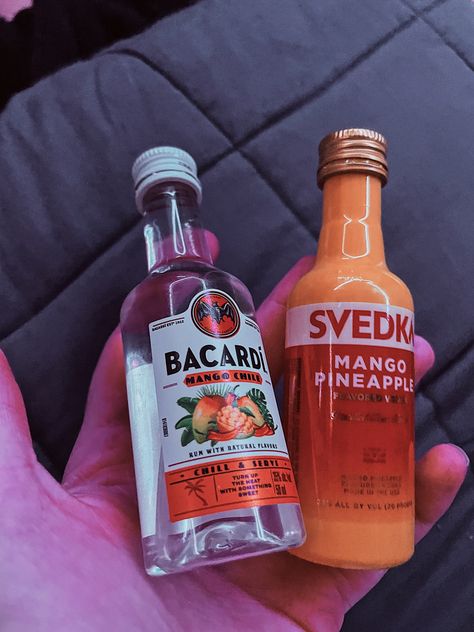 mini bacardi svedka bottles 21 vodka rum mango pineapple chill and serve 30 proof 70 prof Mini Vodka Bottles, Acholol Bottles, Rum Aesthetic, Ciroc Pineapple, Homemade Protein Powder, Mini Alcohol Bottles, Pretty Alcoholic Drinks, Mini Liquor Bottles, Bacardi Rum