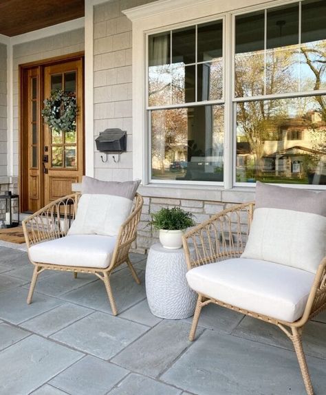 Front Porch Chairs Ideas, Front Porch Seating Ideas, Pretty Chairs, Porch Vibes, Front Porch Chairs, Life On Cedar Lane, Front Porch Seating, Front Porch Landscape, Porch Shades