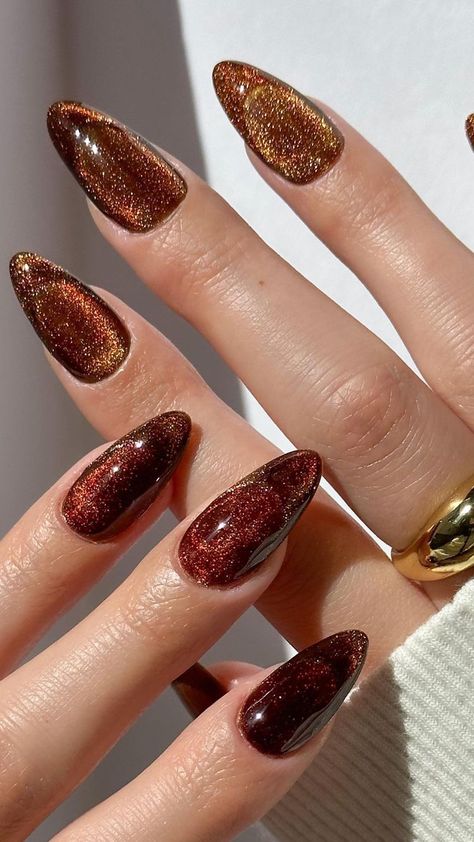 13 Velvet Nail Ideas For the Most Sumptuous Autumn Mani Fall No Chip Nail Designs, Velvet Halloween Nails, Gel X Nails Fall Designs, Short Gel X Nails Fall, Fall Nails Gradient, Jelly Nails Winter, Shimmery Fall Nails, Classy But Edgy Nails, Fall Nails Cateye