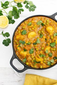 With its velvety coconut sauce, this New Potato & Pea Curry with Yellow Split Peas makes a comforting Spring recipe. I serve it with naan bread to “sponge off” the fragrant sauce . Make sure you cut the potatoes evenly so they all cook at the same time.     I am sharing this recipe […] Split Pea Recipes, Yellow Split Pea Recipe, Potato And Pea Curry, Pea Curry, Vegan Chilli, Yellow Split Peas, Split Peas, Spring Recipe, Coconut Sauce