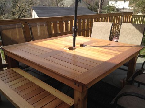 Square Cedar Outdoor Dining Table ... Outdoor Dining Table Diy, Patio Table Plans, Wood Patio Table, Square Patio Table, Diy Esstisch, Diy Patio Table, Diy Outdoor Table, Wooden Patios, Diy Dining Table