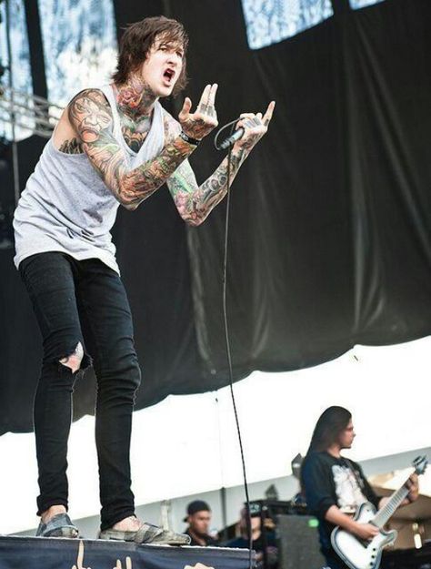 Mitch Lucker <3 ;-; Mitch Lucker, Vans Warped Tour, Oli Sykes, Oliver Sykes, Music Photographer, Pencak Silat, Falling In Reverse, Warped Tour, Of Mice And Men