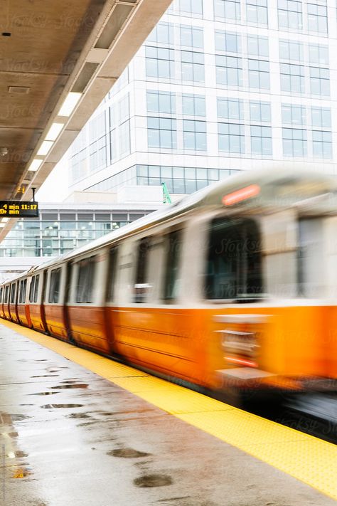 Boston Photography subway train in the city with motion blur Boston Massachusetts  Travel Photography with Aesthetic and City Life #bostonTravelphotography #bostonphotography #downtownbostonphotography #bostonmassachusettsphotography #bostonpictures #bostonphotographyideas #bostonphotographywinter #bostonnightphotography #bostonskylinephotography #bostonsubway Boston Massachusetts Travel, Boston Massachusetts Photography, Massachusetts Aesthetic, Massachusetts Houses, Boston Pictures, Boston Aesthetic, Boston Photography, Wattpad Background, Massachusetts Travel