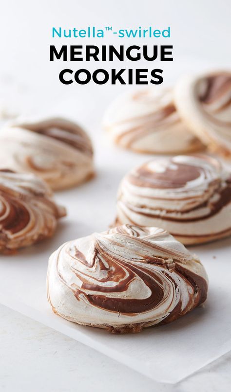 Merengue Cookies Recipe, French Meringue Cookies, Meringue Recipe Cookies, Perfect Meringue Cookies, Merangue Recipe Cookies, Merengue Cookies, Nutella Meringue Cookies, Cookies Meringue, Brown Sugar Meringue Cookies