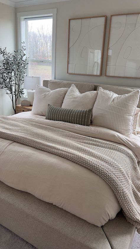 Earthy Bedroom Decor Cozy, Master Bed Quilt Ideas, Grey And Color Bedroom, Bedroom Ideas White Headboard, Modern But Homey Bedroom, Soft Bedframe Aesthetic, Spare Bedroom Bedding Ideas, Guest Bedroom Ideas Modern Contemporary, One Bedroom Apartment Office Ideas