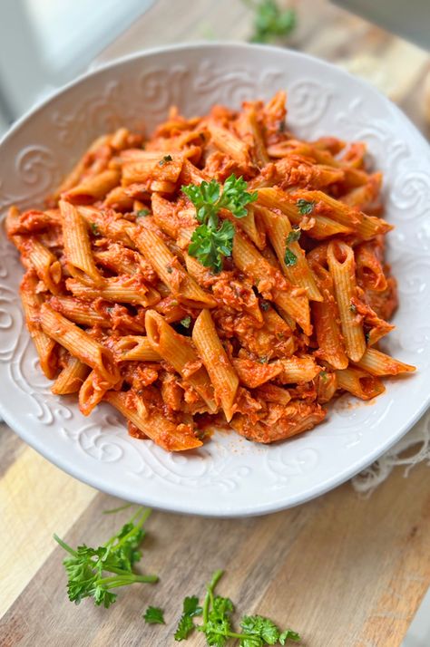 Tuna Pasta Red Sauce, Tuna Pasta Tomato Sauce, Pasta With Tuna And Tomatoes, Healthy Tuna Pasta Recipes, Dinner Tuna Recipes, Tuna Linguine Recipe, Tuna Pasta Sauce, Pasta With Fish Recipes, Tuna Pasta Recipes Easy