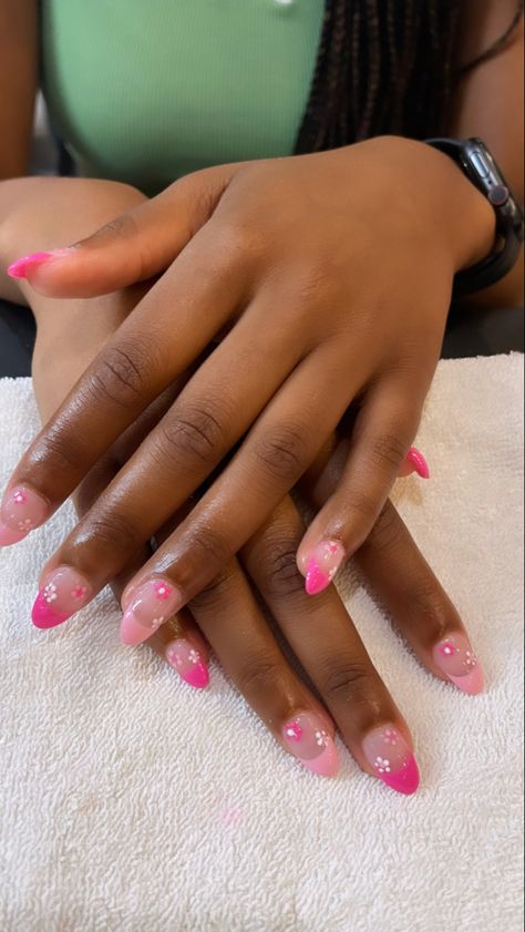 Back To School French Tip Nail Ideas, Nails For End Of School Year, Short French Tip Summer Nails, Birthday Nails Short Squoval, Cute Back Too School Nails, Cute Nails For Kids 9-10 Summer, Gel Nails Ideas For Short Nails, Pastel Nails With Design, Nail Designs For 10 Year