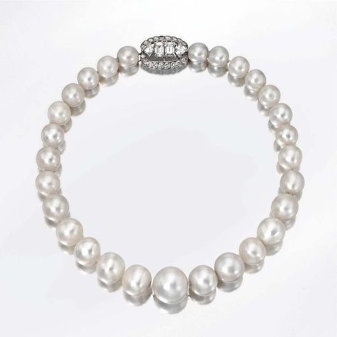 The most expensive pearls in the world | Designer Jewellery Reviews by Maria Doulton Most Expensive Pearl, Duchess Of Windsor, Natural Pearl Necklace, Pearl And Diamond Necklace, Cartier Jewelry, Royal Jewels, Queen Mary, Royal Jewelry, The Duchess