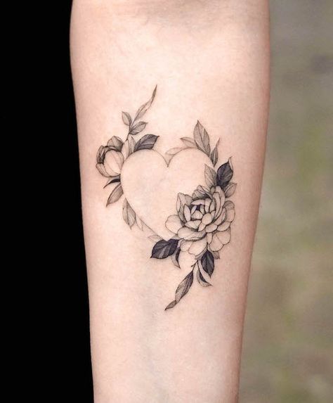 Heart Flower Tattoo, Heart Tattoos With Names, Black Heart Tattoos, Love Heart Tattoo, Heart Tattoo Wrist, Framed Tattoo, Water Tattoo, Heart Tattoos, Geniale Tattoos