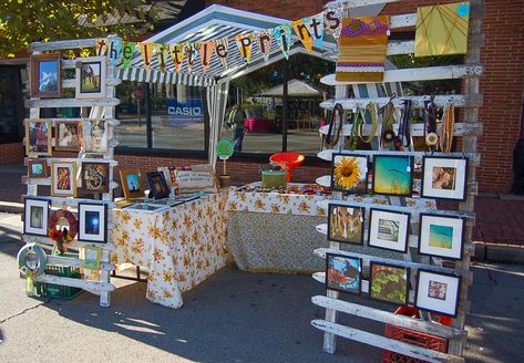 Booth Ideas For School Fair, Bazaar Booth Ideas, Fall Festival Booth, Outdoor Booth, Festival Booth Display, Booth Display Ideas Diy, Art Festival Booth, Vendor Booth Ideas, Art Fair Display