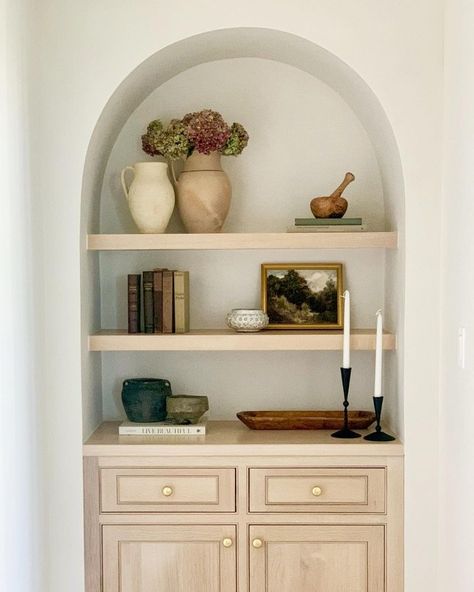 Jess Weeth (@weethhome) • Instagram photos and videos Wall Niche Entryway, Arched Niche In Wall, Niche In Wall, Arched Niche, Niches Ideas, Arched Bookshelf, Arched Shelf, Wall Niches, Wall Cubbies