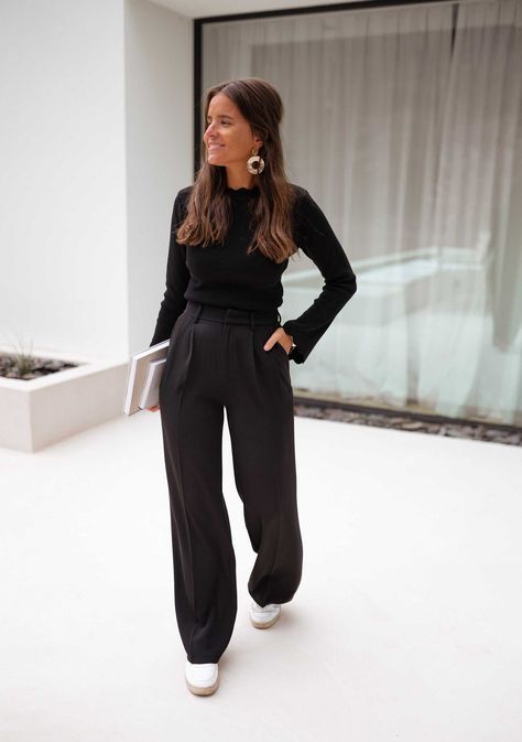 Black Victor Pants – Easy Clothes North America Black Work Outfit, Dress Pants Outfits, Black Pants Outfit, Casual Work Outfits Women, Outfit Chic, Business Casual Outfits For Work, Cooler Look, Looks Street Style, Stylish Work Outfits