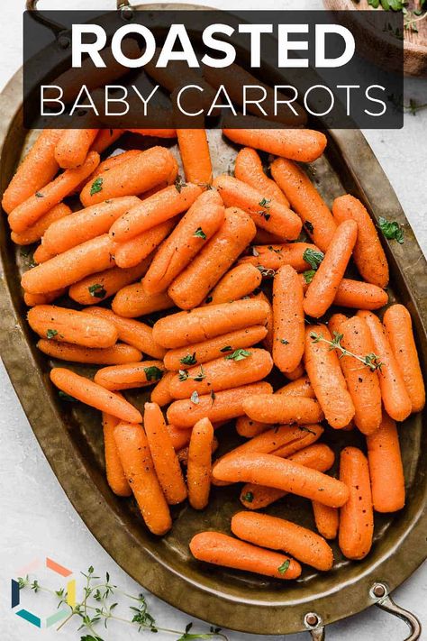 Roasted Baby Carrots is the easiest way to cook baby carrots! Serve these baked baby carrots as a side dish for any meal for as simple and quick veggie recipe. Baked Baby Carrots, Steamed Baby Carrots, Cooked Baby Carrots, Carrots In Oven, Carrots Healthy, Baby Carrot Recipes, Roasted Baby Carrots, Grilled Carrots, Veggie Recipe