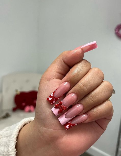 Valentine’s Day Inspo Nails, Pink Nails Ideas Valentines Day, Valentines Nails Acrylic Pink And Red, Red And Pink Bow Nails, Pink Valentines Nails With Initials, Bows And Hearts Nails, February Nails Ideas Valentines Day Pink Hearts, Valentine’s Day Set Nails, Red And Pink Nails Short