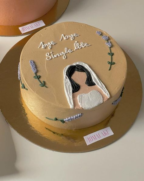 The cutest birthday cakes ever / MÉLÒDÝ JACÒB Last Single Birthday Cake, Bride To Be Bridal Shower Ideas, Bride To Be Celebration Ideas, Cakes For Bridal Showers, Best Friend Cake Design, Bye Bye Single Life Cake, Bridal Cakes Ideas Simple, Bride To Be Bento Cake, Bridal Shower Simple Decor