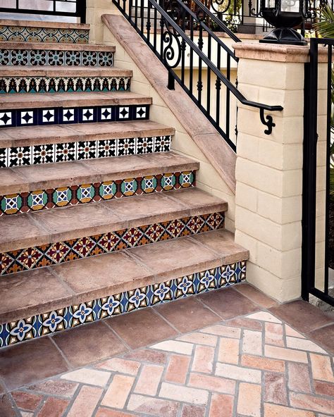 Always taking the steps to please our customers. • • • via ArtoBrick  #TileTuesday  #TileAddiction Outdoor Step Tiles, External Steps, Stairs Tiles Design, Tiled Staircase, Rustic Staircase, Staircase Outdoor, Exterior Tiles, Exterior Wall Tiles, Garden Tiles