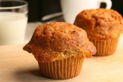 Lightly Spiced Carrot Muffin - Blue Zones Low Fat Carrot Cake, Healthy Carrot Muffins, Morning Glory Muffins Recipe, Carrot Muffin Recipe, Blue Zones Recipes, Raisin Muffins, Zone Recipes, Arbonne Recipes, Homemade Baked Beans