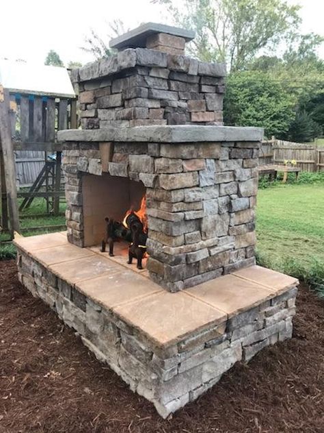 Lakeside Patio, Perth House, Fireplace Construction, Outdoor Firepits, Jungle Bathroom, Outdoor Fireplace Plans, Outdoor Stone Fireplaces, Fireplace Patio, Brick Fireplaces