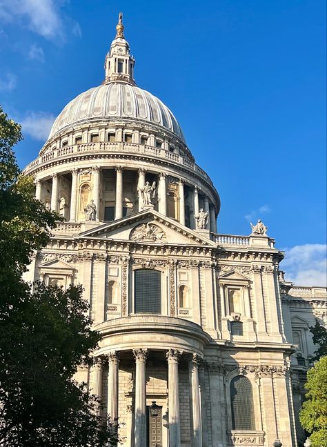 the history of St Pauls Cathedral St Pauls Cathedral London, St. Paul’s Cathedral, Semester Abroad, Cathedral Architecture, London Baby, St Pauls Cathedral, London Tours, Things To Do In London, Uk Travel