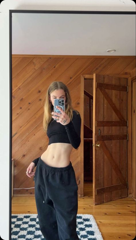 Slim Waist Reference Aesthetic, Body Reference Aesthetic, Slim Body Reference, Anna Banana, Fits Aesthetic, Waist Workout, Body Reference, Dream Body, Aesthetic Hair