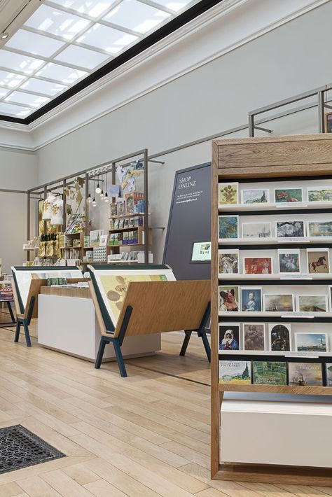 National Gallery Portico Shop by EDGE Gift Gallery Shop Interior, Gallery Shop Design, Poster Store, Museum Shop, Shop Window Design, Interior Display, Display Furniture, Shop Window Displays, Retail Space