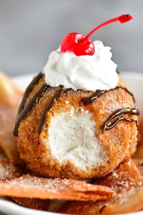 Fried Ice Cream Cake, Deep Fried Ice Cream, Fried Ice Cream Recipe, Funnel Cake Recipe, Fried Dessert, Gunny Sack, Food Asian, Ice Cream Mixture, Fried Ice Cream