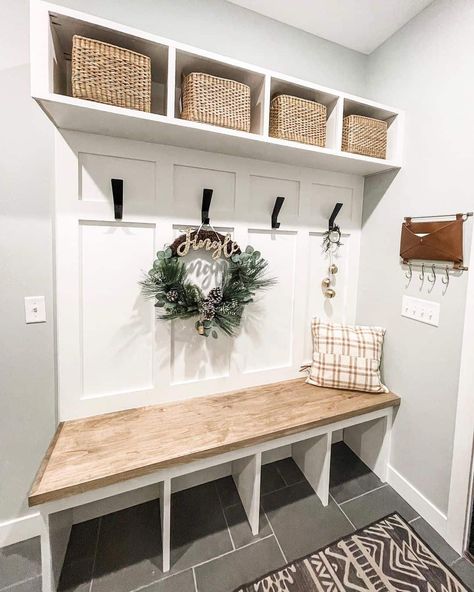 33 Mudroom Ideas to Organize Your Space Muck Room Ideas Entryway, Mudbench Hooks, Mud Room Bench With Shoe Storage, Mudroom Entry Bench, Entry Room Storage Ideas, Shoe Storage Ideas For Entryway, Mud Room With Bench Seat, Diy Small Mudroom Bench, Mud Room Lockers With Bench Diy