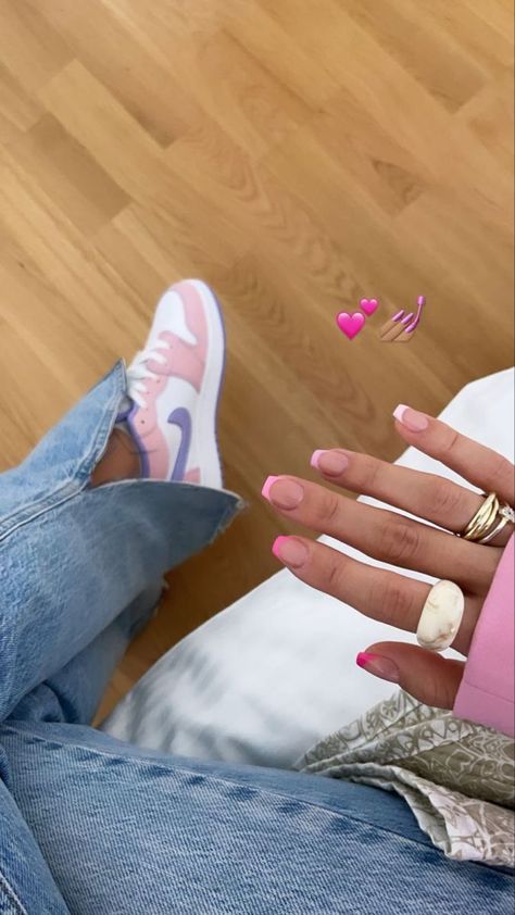 Indi Nails, Super Short French Tip Nails, Different Shades Of Pink Nails, Gellack Nails, Manicure Short, Silhouette Nails, Short Nails Summer, Short Coffin Nails Designs, Short Nail Manicure