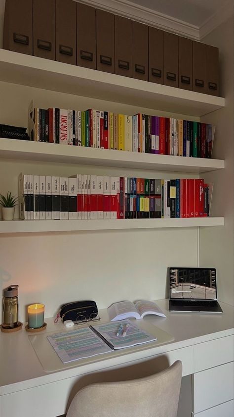 Lawyer Study Room, Law Student Bedroom, Bedroom Decor Student, Law Student Apartment, Studying Room Aesthetic, Law Student Study Aesthetic, Law Student Room Decor, Law Student Books, Law Class Aesthetic