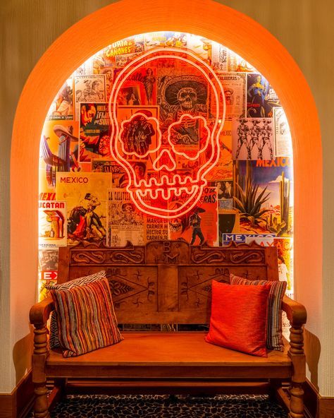 Mexican Theme Interior Design, Bar Decor Ideas Restaurant, Neon Taco Sign, Small Mexican Restaurant Design, Mid Century Mexican Decor, High End Mexican Restaurant, Mexican Aesthetic Restaurant, Taco Restaurant Design Interiors, Mexico Restaurant Design