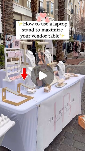 Jewelry Exposition Ideas, Vendor Market Booth Ideas Jewelry, Vendor Table Display Ideas For Jewelry, Table Top Display Ideas, Jewelry Business Branding, Permanent Jewelry Table Set Up, Jewellery Display Ideas For Exhibition, Jewellery Stall Display Ideas, Jewelry Vendor Display Booth Ideas