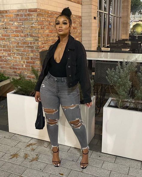 Summer Bar Outfits Night Casual Black Women, Black Jean Jacket Outfits Summer, T Shirt Club Outfit, Outfit To Comedy Show, 30 And Up Outfits Black Women, Going Out Outfits Night Mid Size, Cute Plus Size Concert Outfits, Date Night Jeans Outfit Summer, Plus Vegas Outfit Ideas