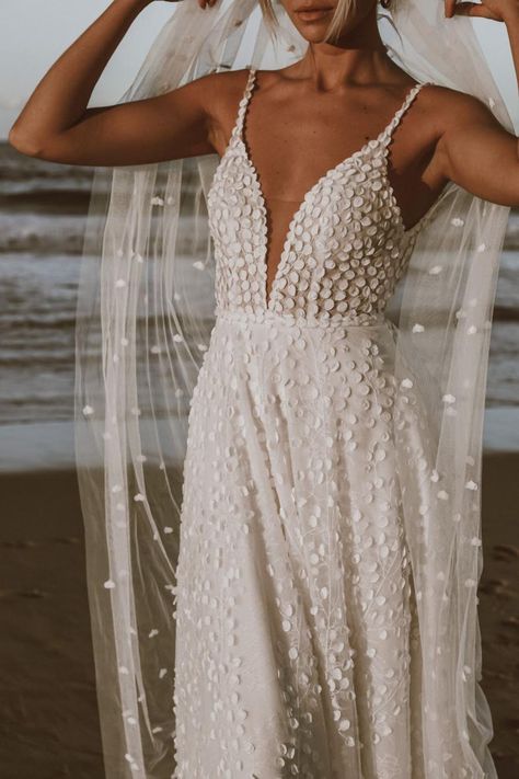 Free Flowing Wedding Dress, Made With Love Louie Flowy, Elegant Bohemian Wedding Dress, Light Wedding Dress Flowy, Flowy Summer Wedding Dress, A Line Flowy Wedding Dress, Romantic Wedding Dress Flowy, Made With Love Louie, Made With Love Bridal