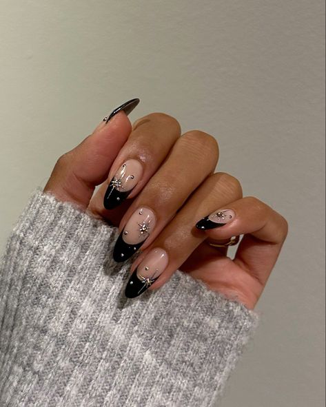 Black french tips. Classy halloween nails. Simple halloween nails Black Nail Patterns, Cute Black Acrylics, Cute Almond Nails Design Black, Prom Nail Black, Black Tips With Design, Black Nail Inspo Acrylic Almond, Black French Tips Halloween, Black Tip Design Nails, Black French Tip Rhinestone Nails