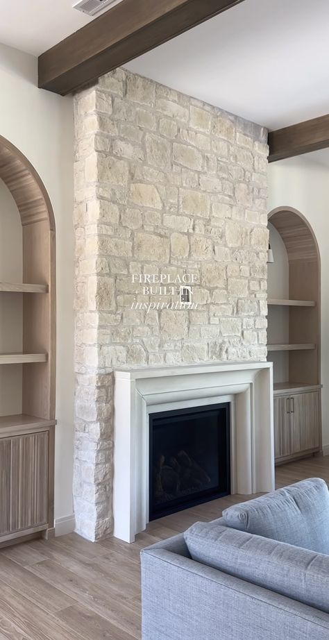 Built In Bookcases, New House Living Room, Living Tv, Home Fireplace, Fireplace Makeover, Dream House Interior, Dream House Exterior, Built In Shelves, Living Room With Fireplace